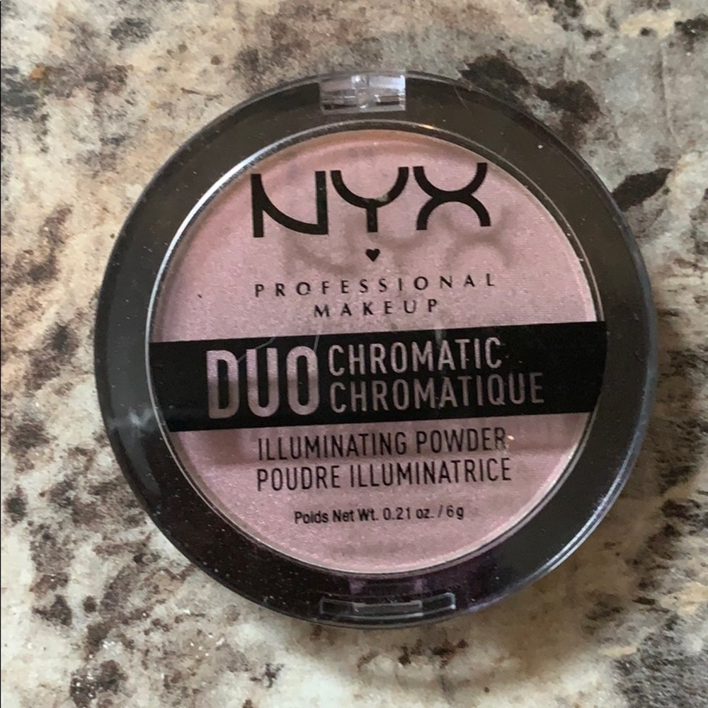 NYX Duochrome Illuminating Powder